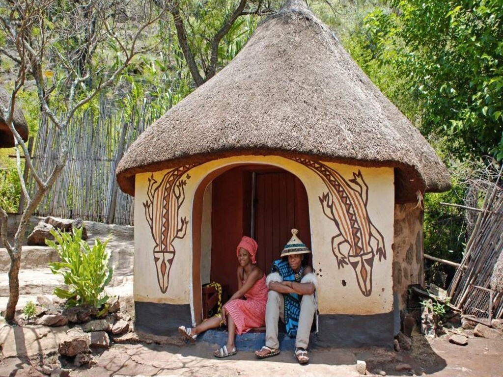 1-Day Lesedi Village Culture & Lion Park Safari