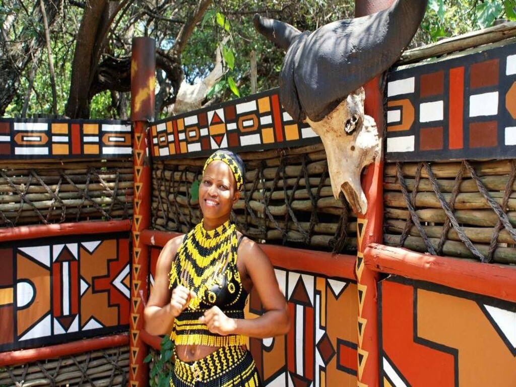 Cultura de la Aldea Lesedi y Safari en el Parque de Leones – 1 día