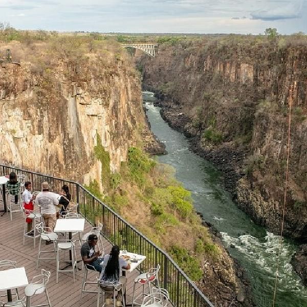 5 day Nguni lodge comfortable mid range safari tour