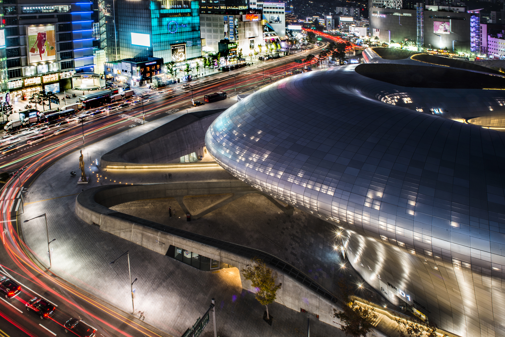 Walking Tour with Dongdaemun DDP, Dongdaemun Gate, Cheonggyecheon, Gwangjang Market