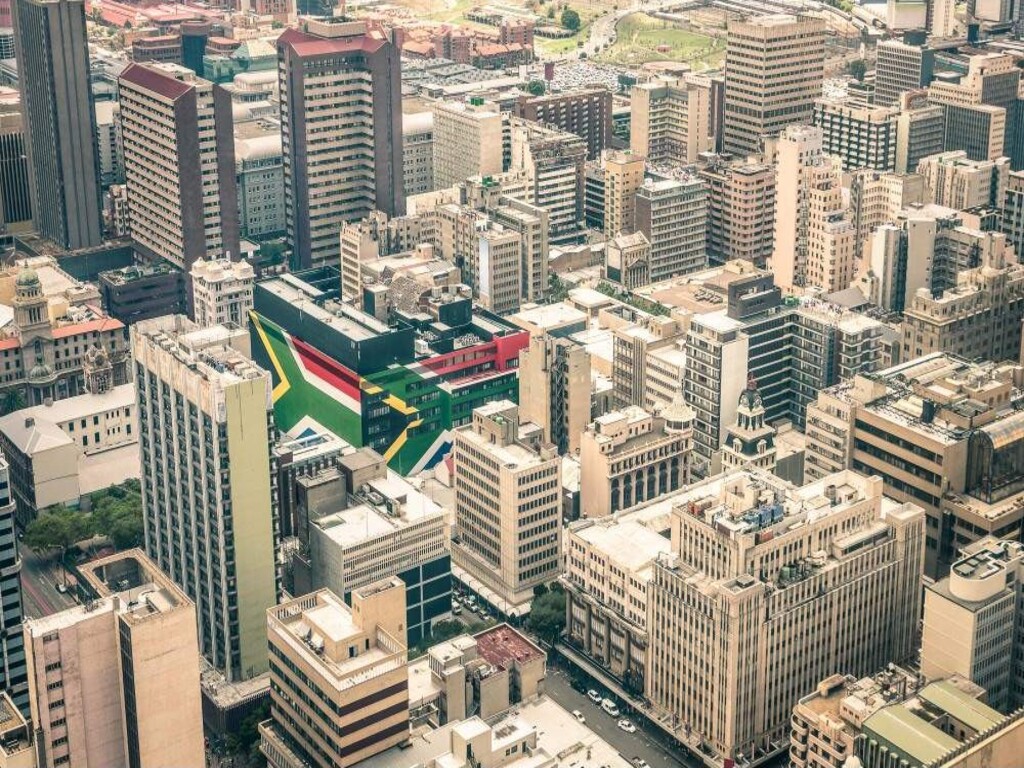 Safari guiado de media mañana en Dinokeng – Medio día