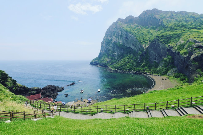 Jeju East Coast Shared Transport Tour (7 passengers max)
