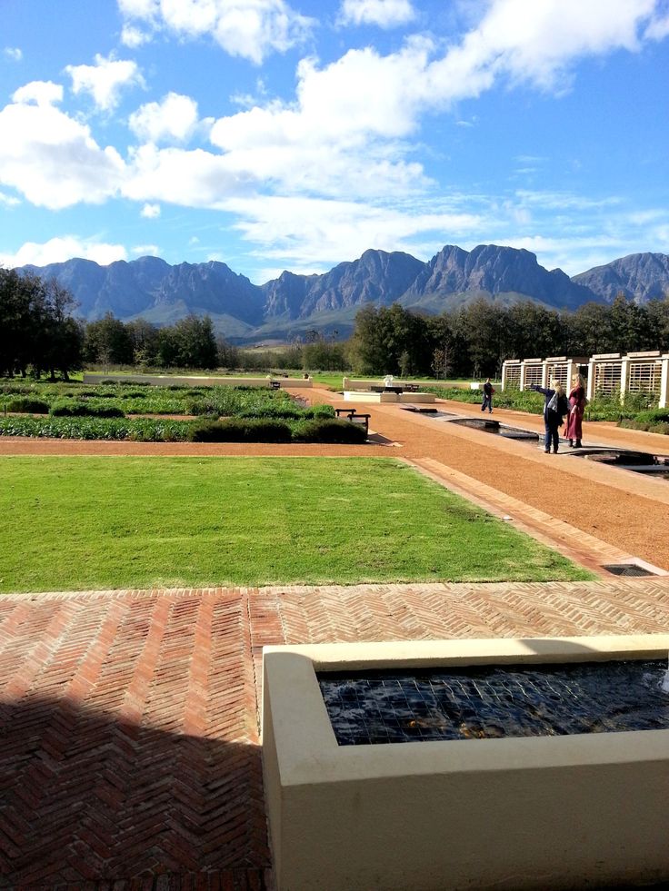 2-Day Cape Peninsula & Wine Country Tour – Beauty & Flavours