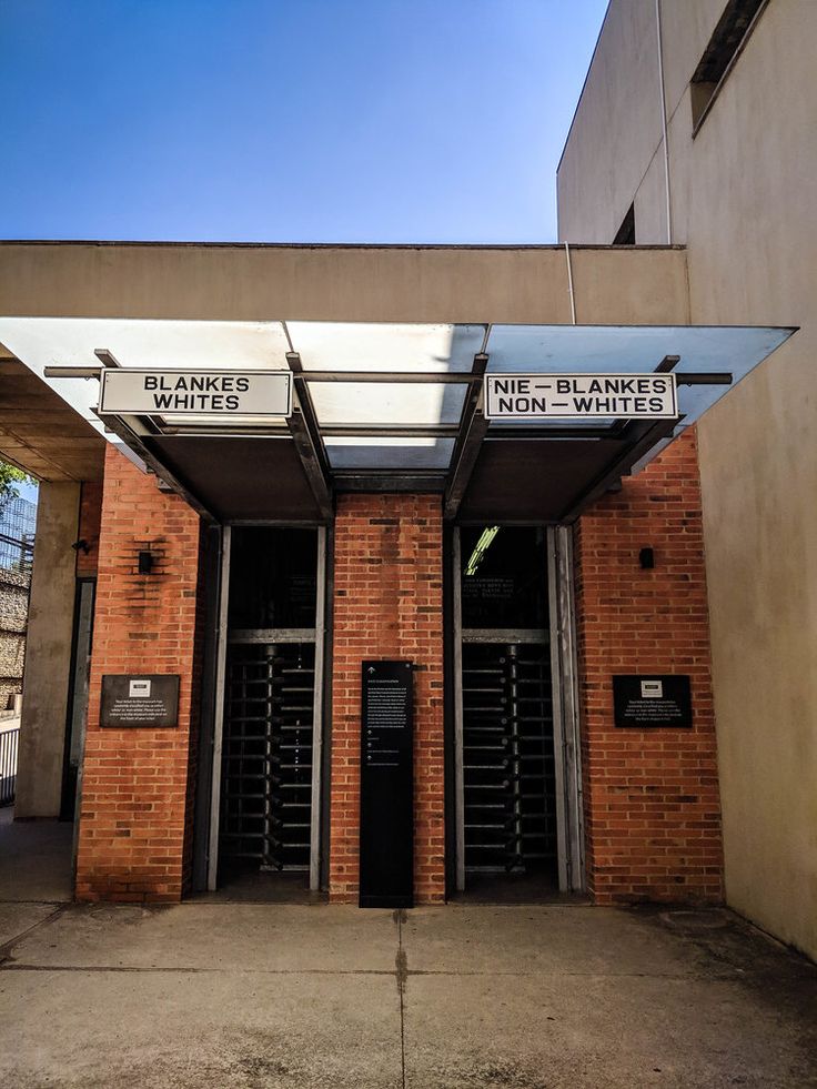 1 day Soweto and Apartheid museum experience with lunch