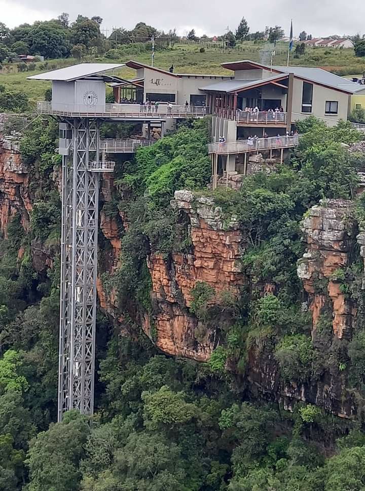 Aventura Definitiva de Columpio y Tirolesa en el Desfiladero – Medio Día