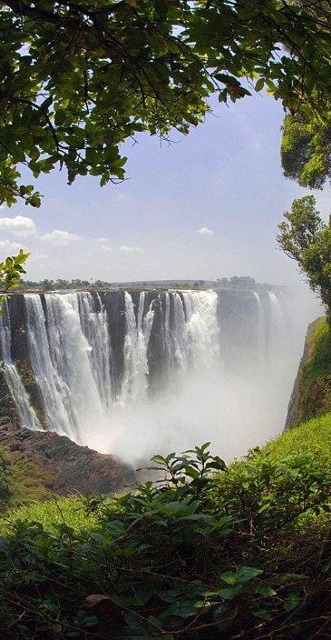 1-Day Thrilling Victoria Falls Guided Tour