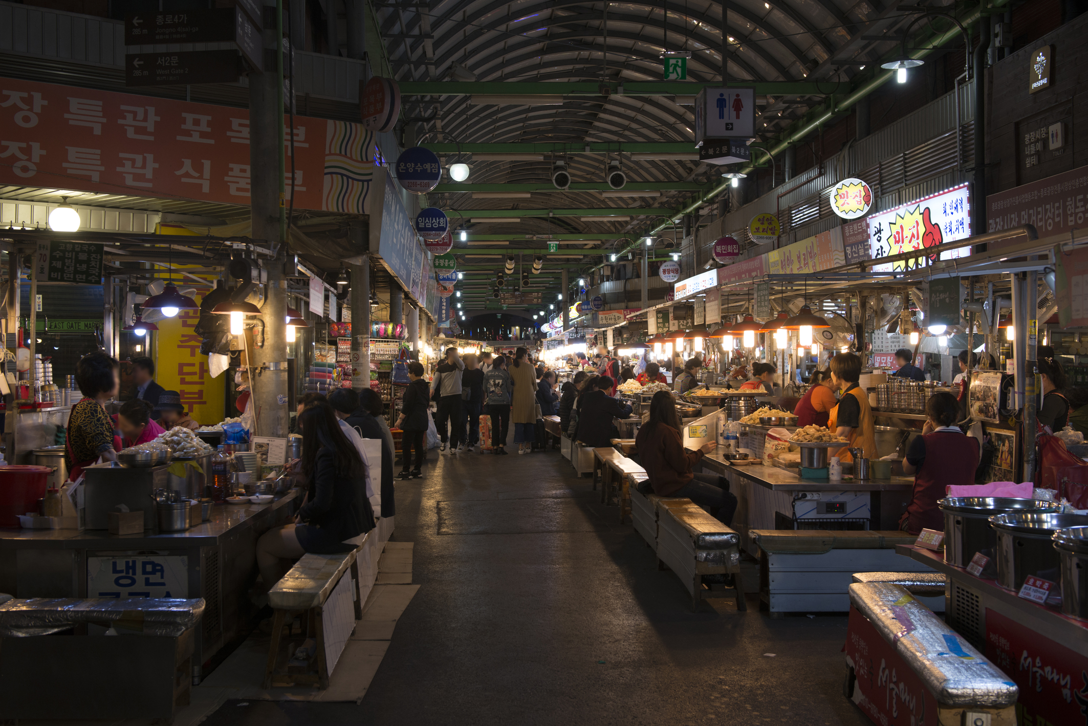 Walking Tour with Dongdaemun DDP, Dongdaemun Gate, Cheonggyecheon, Gwangjang Market
