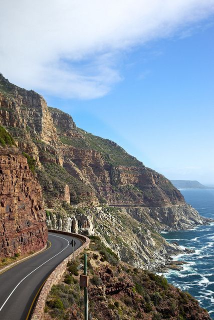 2-Day Cape Peninsula & Wine Country Tour – Beauty & Flavours