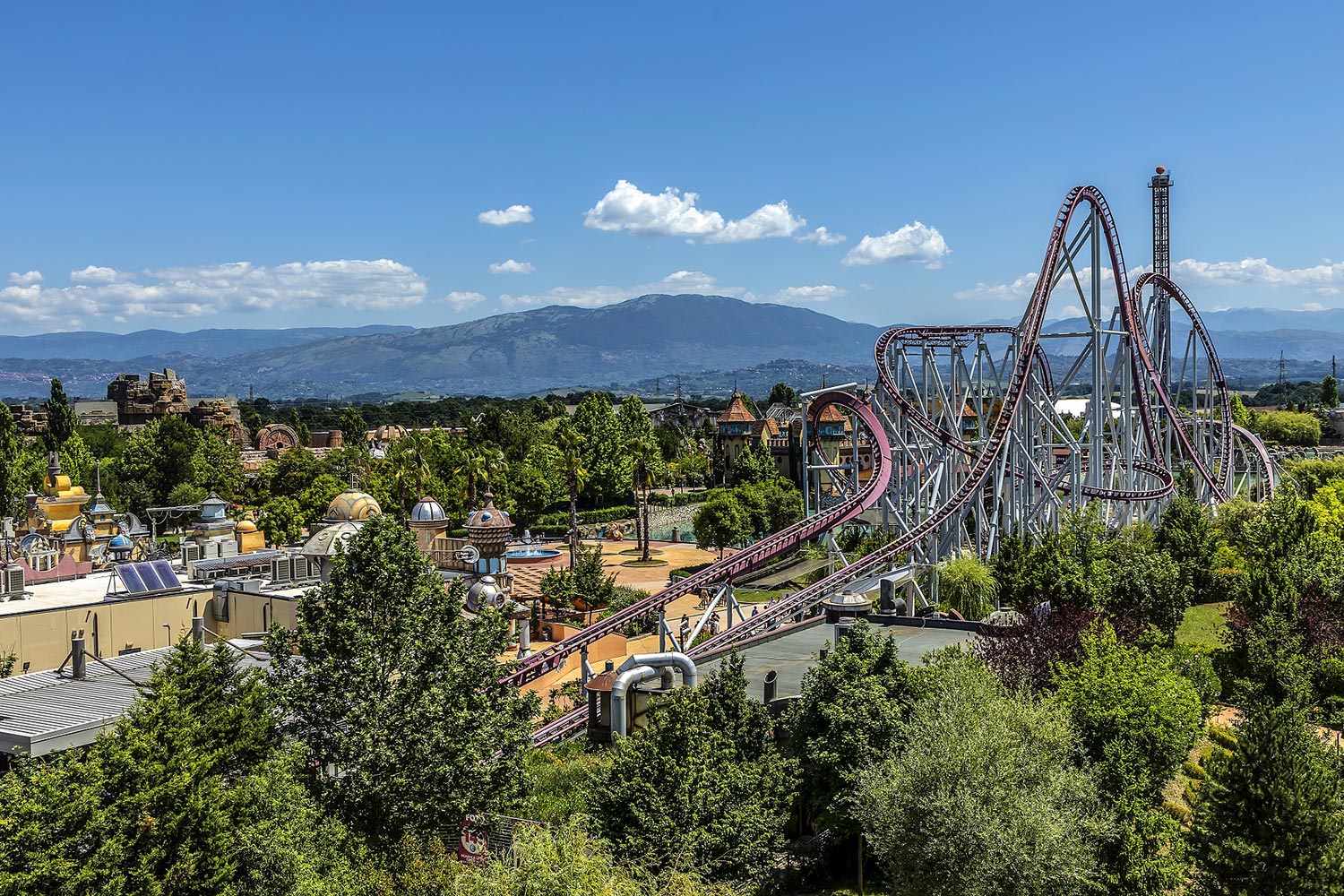 Entrance to the MagicLand Amusement Park - Photo 10