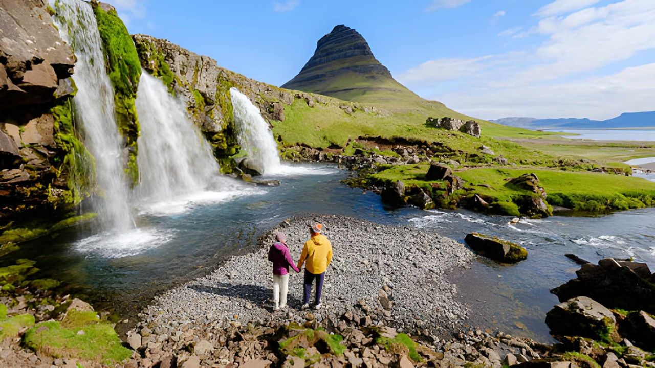 Total Solar Eclipse 2026: Small-Group Tour from Reykjavík - photo 2