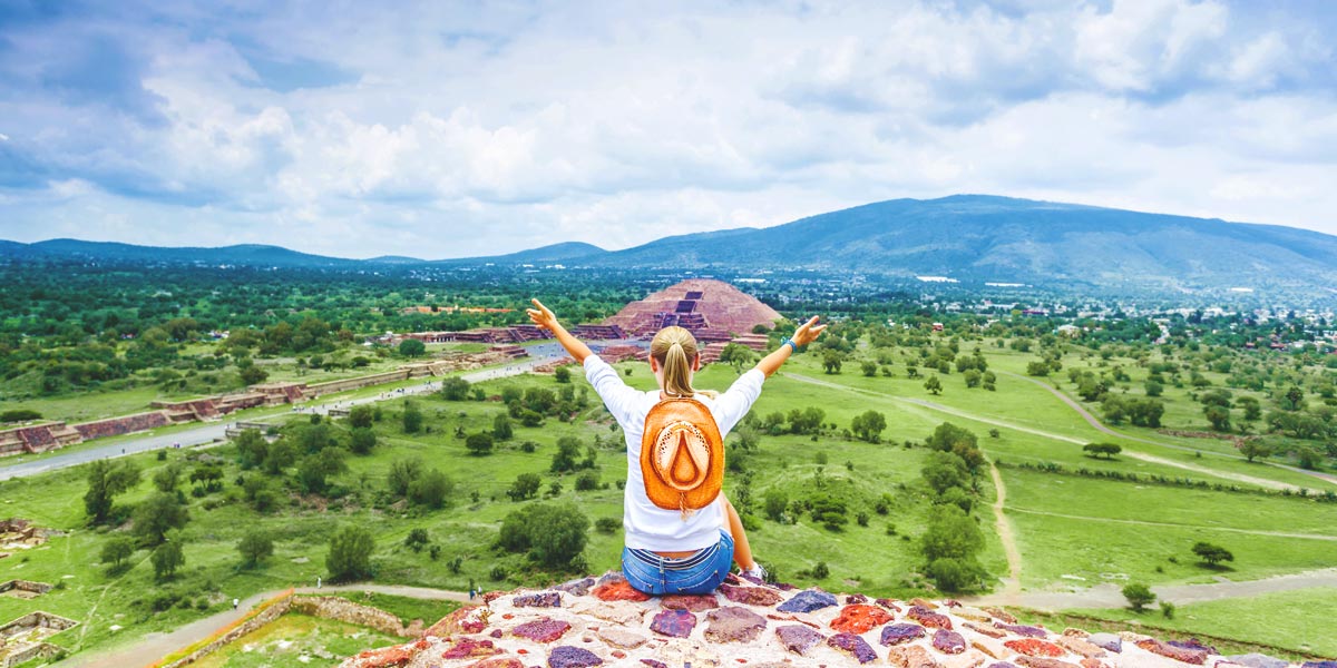 Teotihuacan, Shrine of Guadalupe & Tlatelolco with food and roundtrip transportation