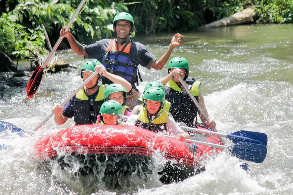 Rafting en rápidos con 2 horas de masaje y spa balinés