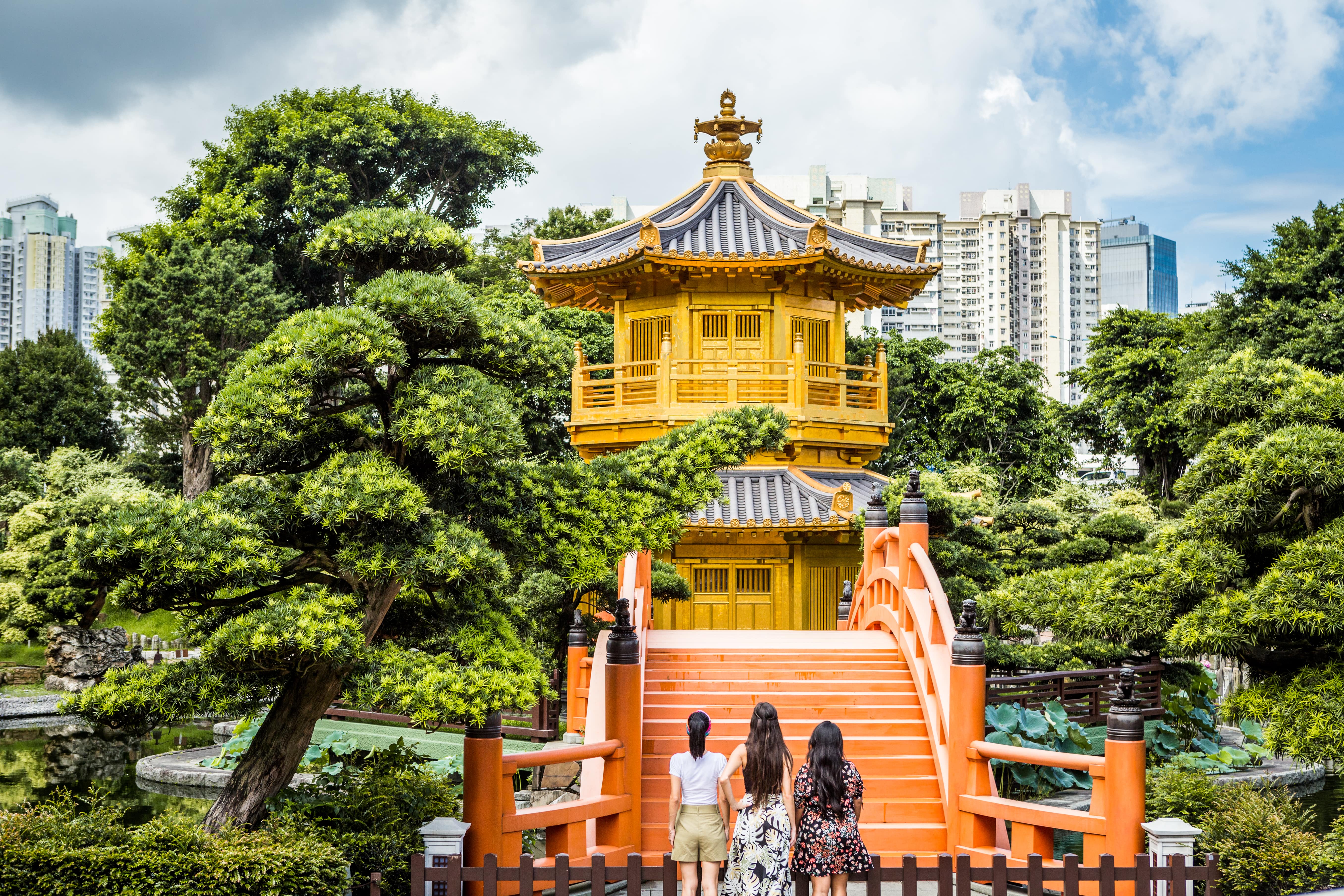 Guided Tour of Kowloon and Hong Kong Island in Private Service - Accommodations in Hong Kong