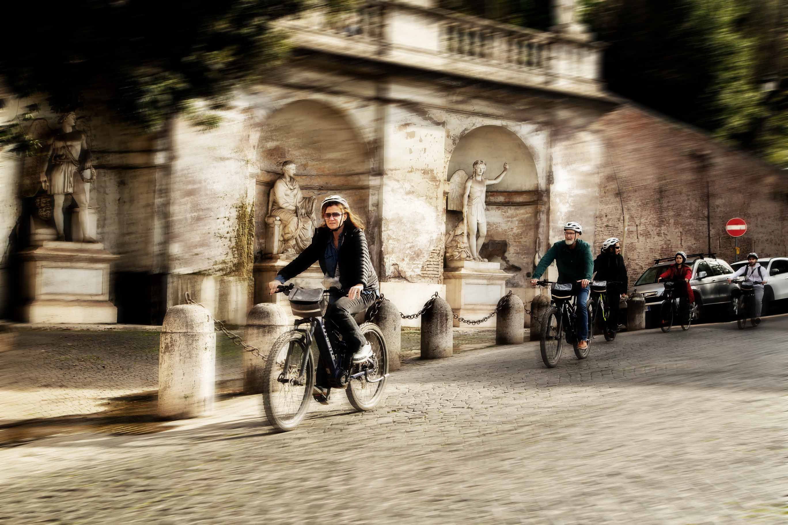 One-Day WOW Private Experience with Biking, Lunch, Golf Cart Tour, VIP Colosseum Access and Rooftop Aperitivo - Photo 17
