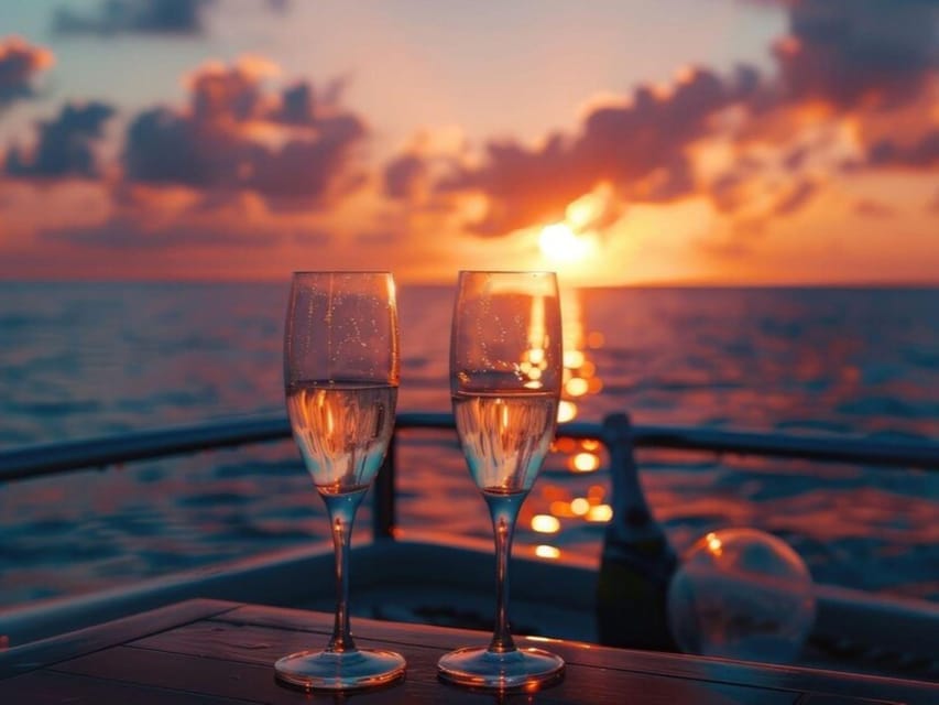 Cairo: Unforgettable Nights on the Nile: Dinner Cruise & Show