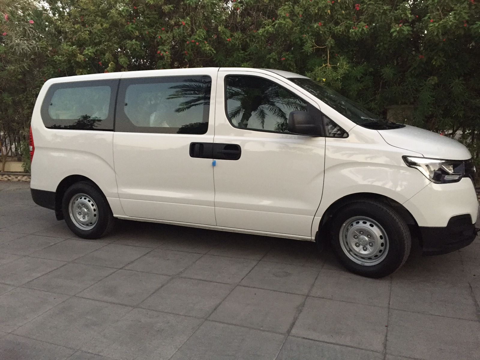Private Van hire with driver for 10 hours in Abu Dhabi Private Van hire with driver for 10 hours in Abu Dhabi