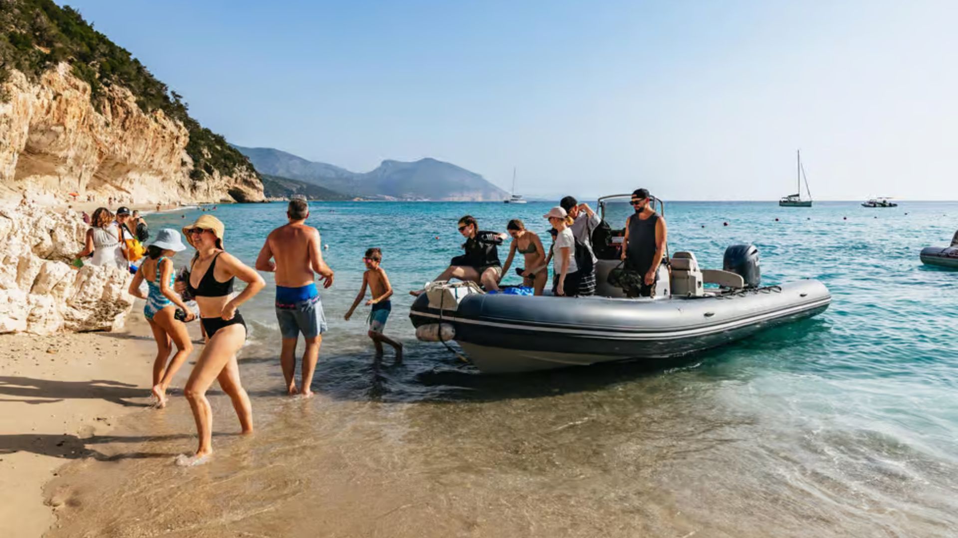 From Cala Gonone: dinghy trip in the Gulf of Orosei  - Photo 6