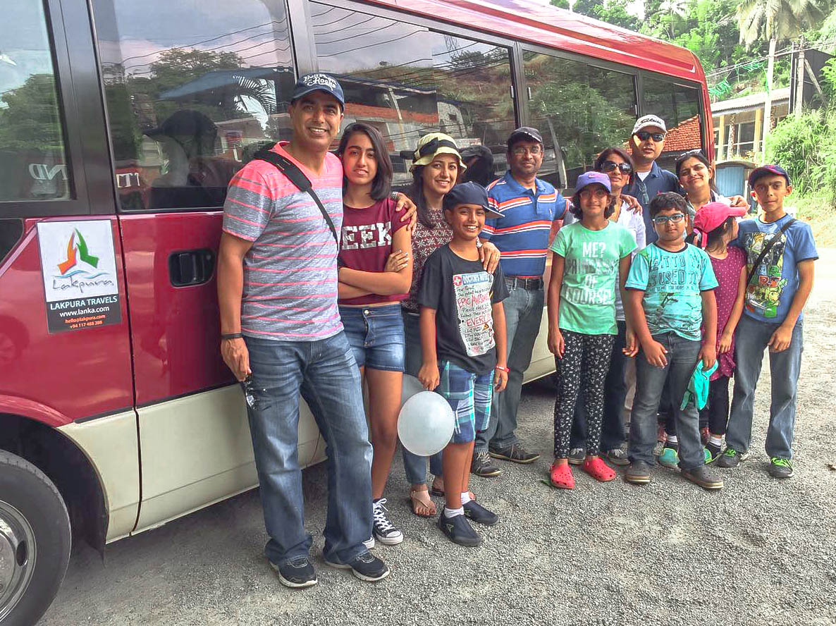 Dickoya City to Colombo Airport (CMB) Private Transfer
