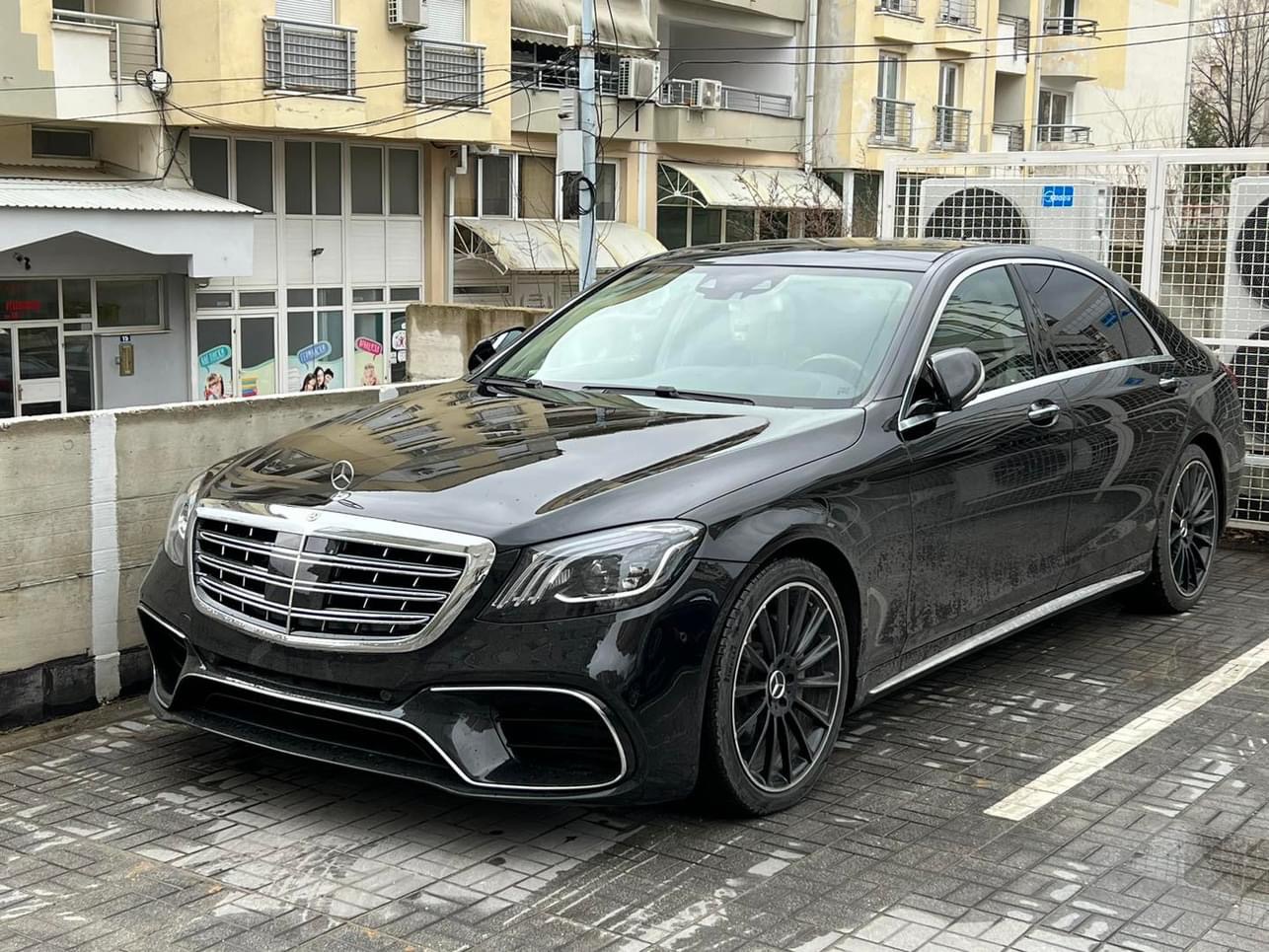 Luxury Sedans with Driver & Fuel