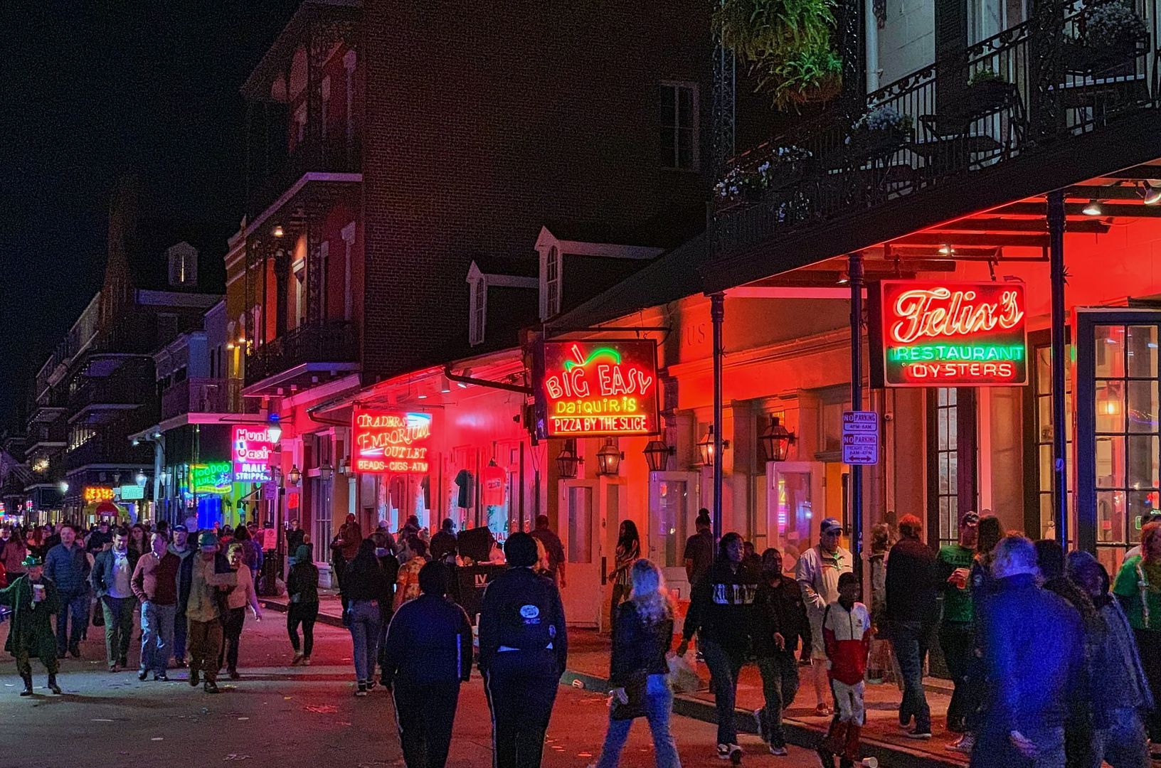 The Big Easy Ghost, Vampire & Voodoo Pub Crawl with In-App Audio Tour