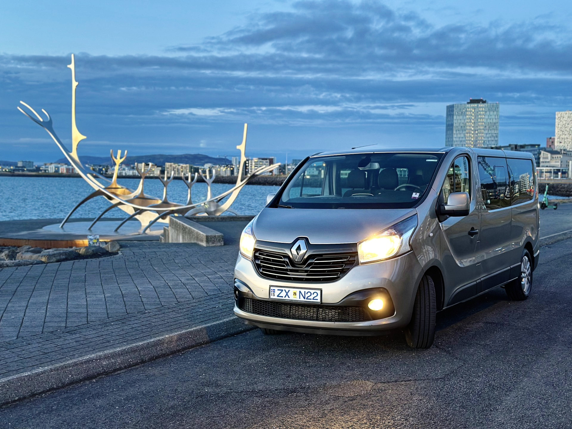 Keflavik Area Hotels and Reykjavik Cruise Port: Private Transfer