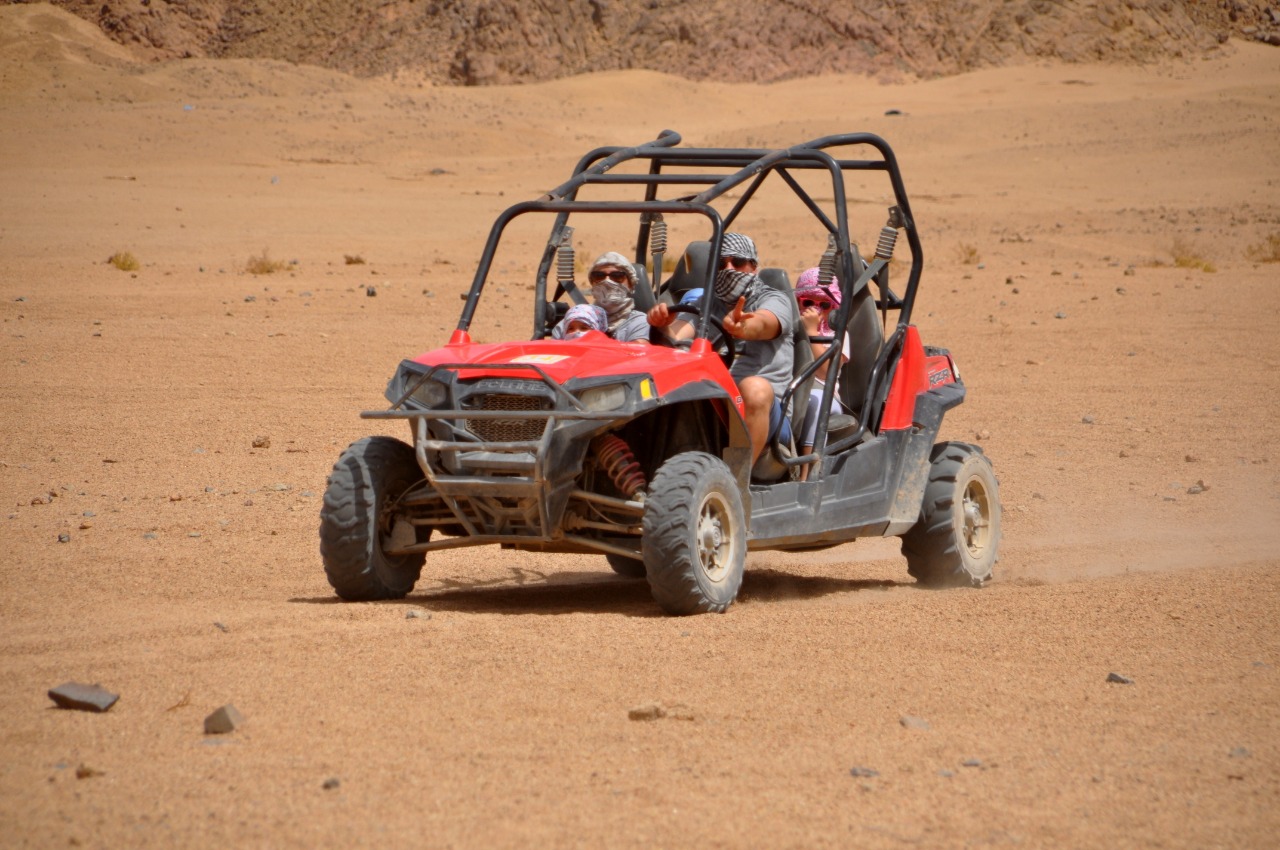 Super Safari ATV o Buggy con "Cena Beduina, Camello y Espectáculo"