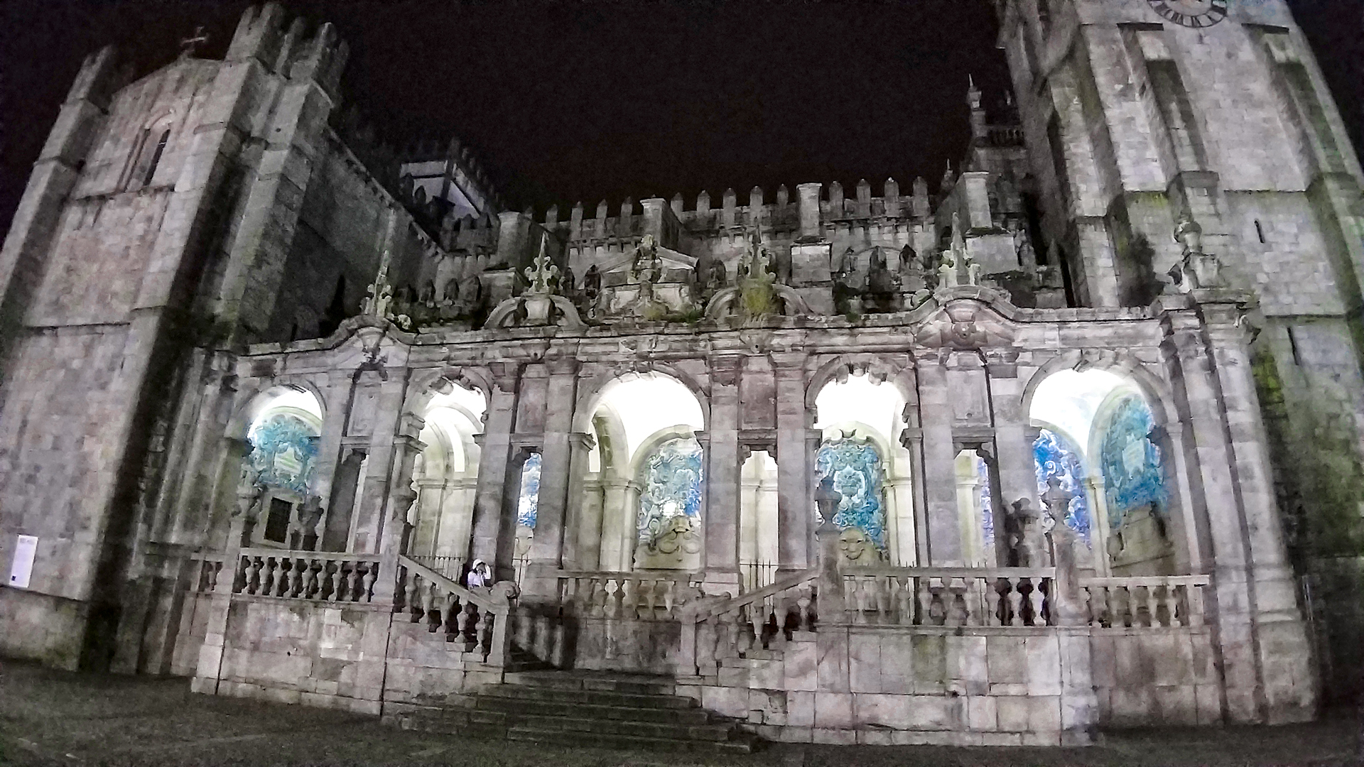 Private Porto Night Tour: Illuminated Riverfront and City Views - Photo 13