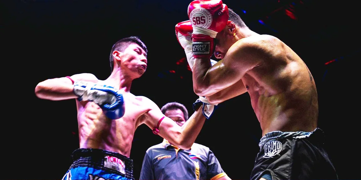 PHUKET: ESTADIO DE BOXEO SINBI Lucha de muay thai