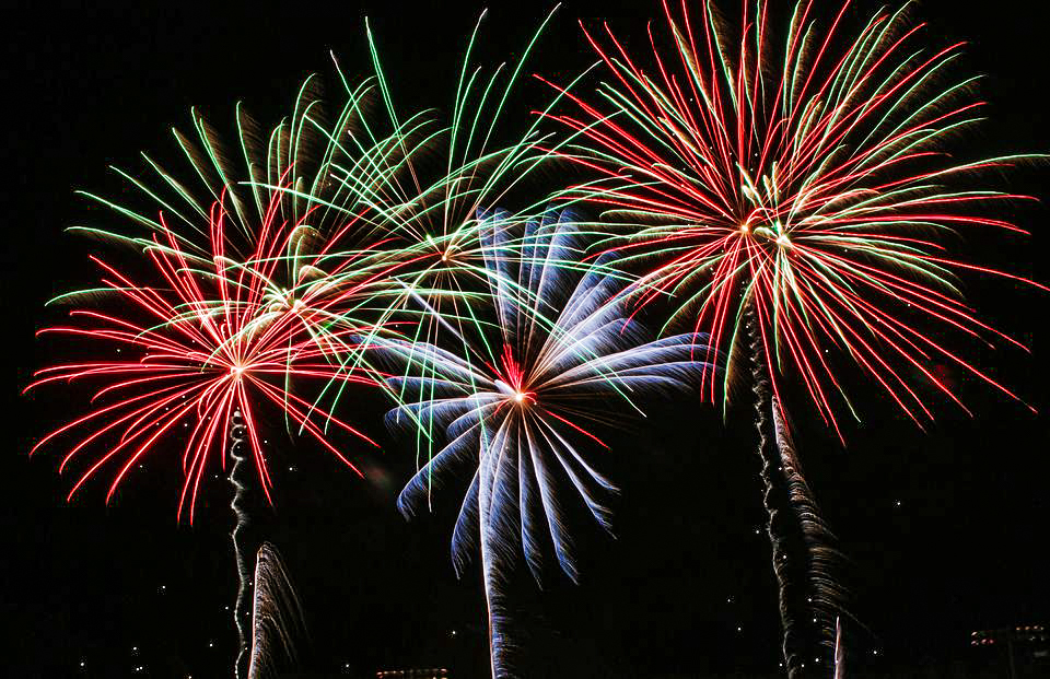 Celebración del Año Nuevo según las tradiciones finlandesas y la aurora boreal - Kemi