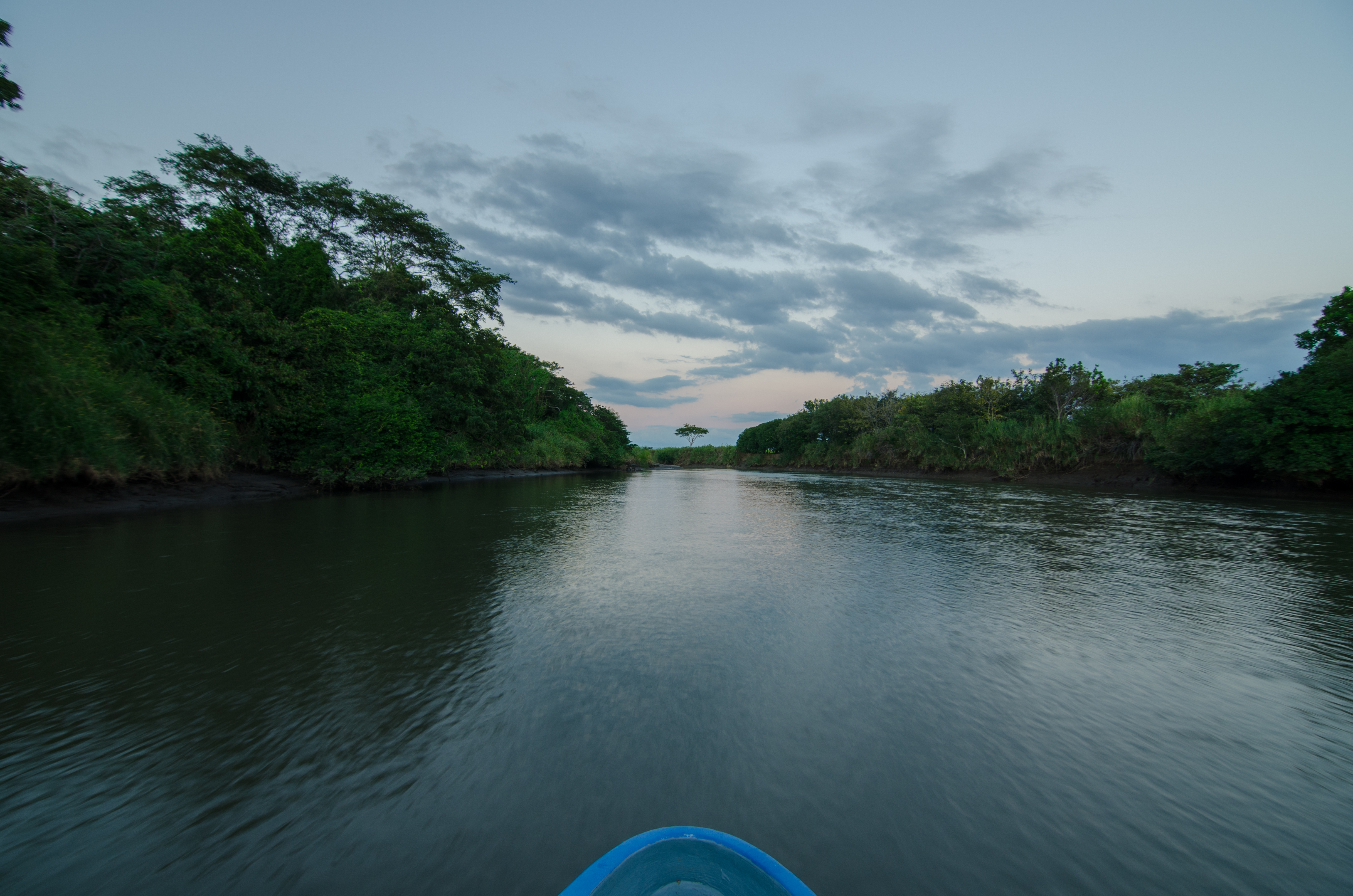 Safari en barco por Palo Verde más catarata Cortés y recorrido por la ciudad de Liberia y compras