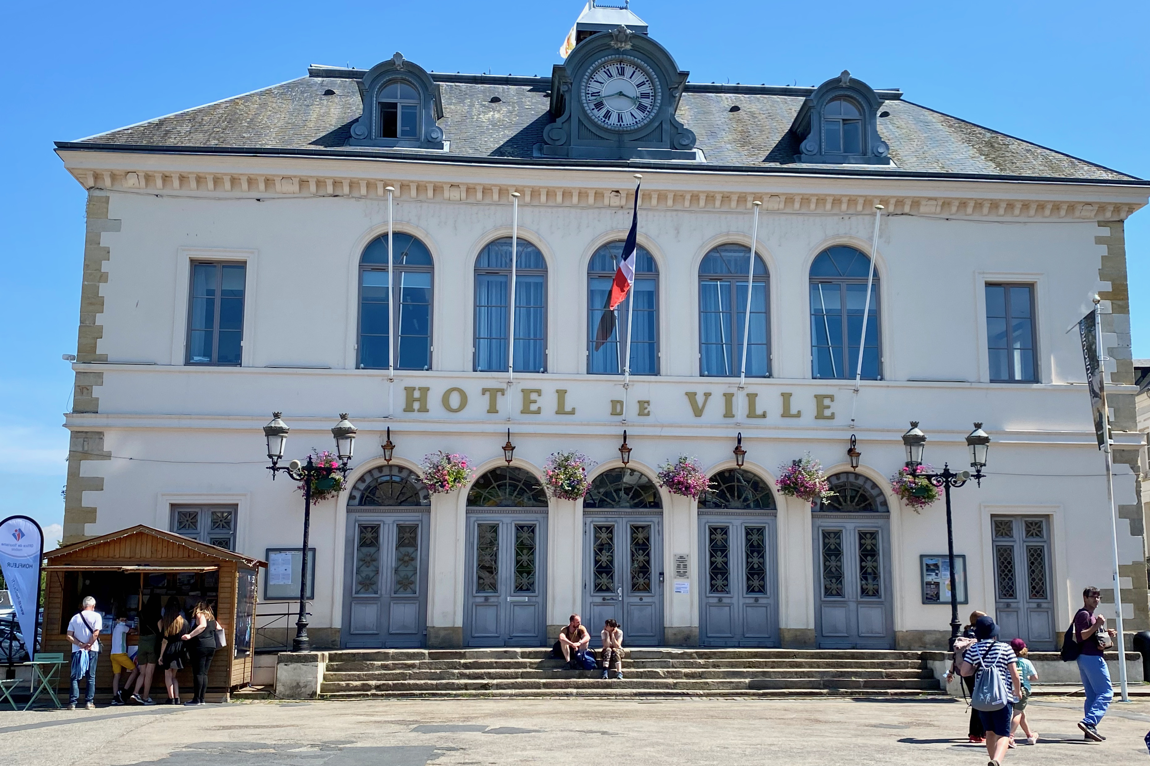 3-day Private D-Day, Giverny, Honfleur, Rouen, Mont Saint-Michel Trip by Minivan. - Photo 72