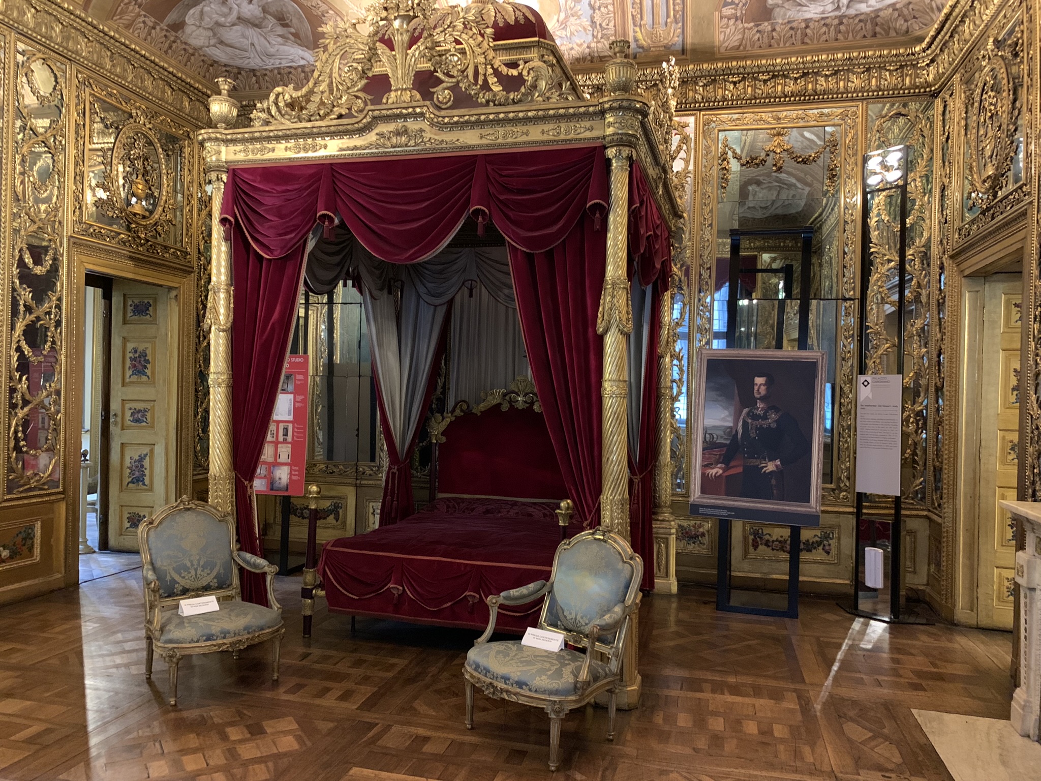 Palazzo Carignano, one of the most original constructions of the Baroque, distinguished by the curvilinear course of the facade Palazzo Carignano, one of the most original constructions of the Baroque, distinguished by the curvilinear course of the facade