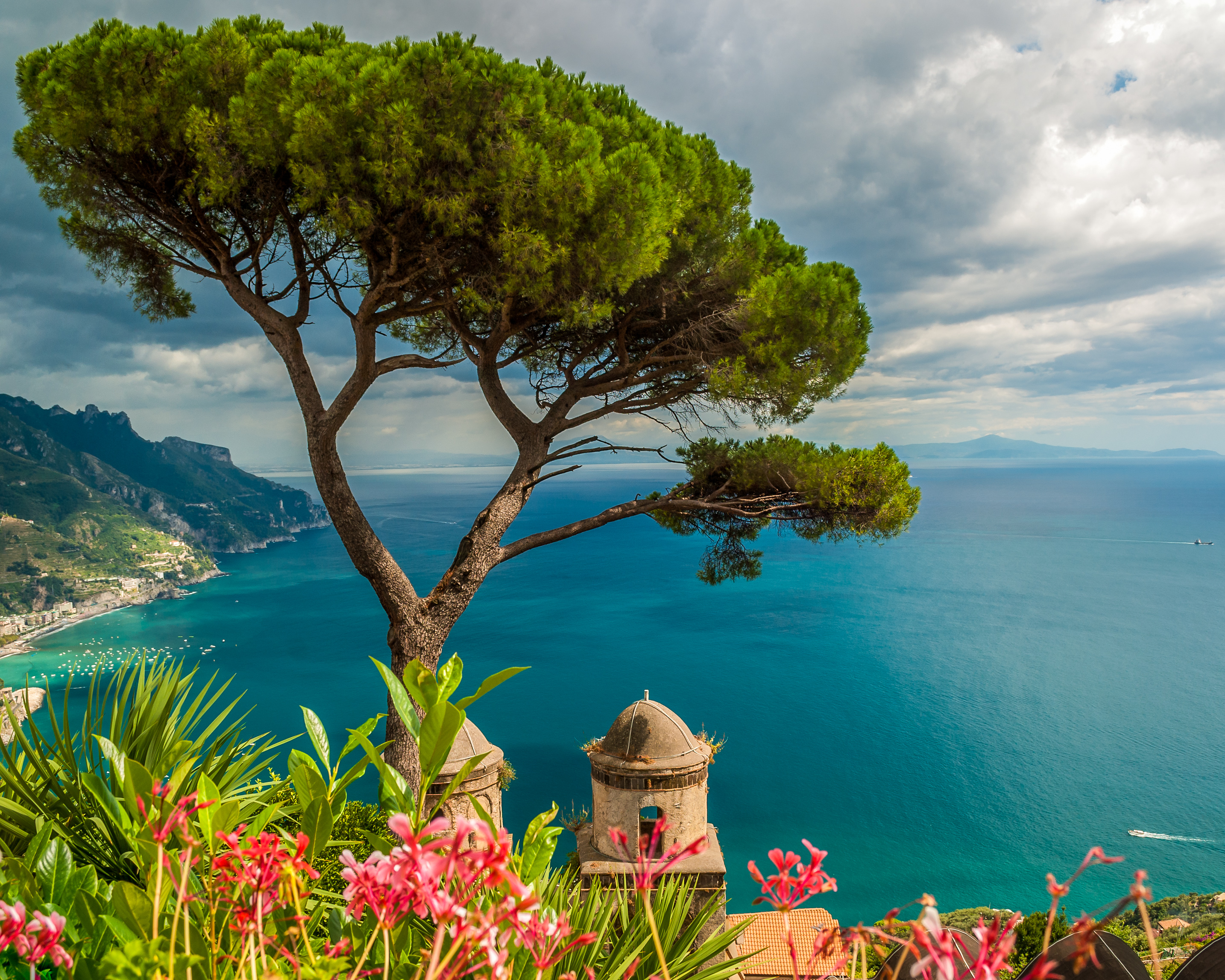 Sorrento, Positano, Amalfi and Ravello Tour from Naples - Group Tour SORRENTO, POSITANO, AMALFI and RAVELLO tour from Naples – Group Tour