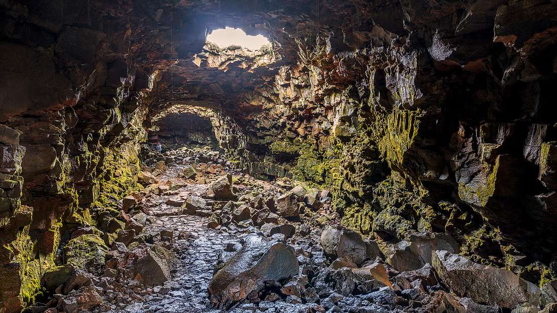 Small group Tour: Volcanoes and Hot Springs of Reykjanes