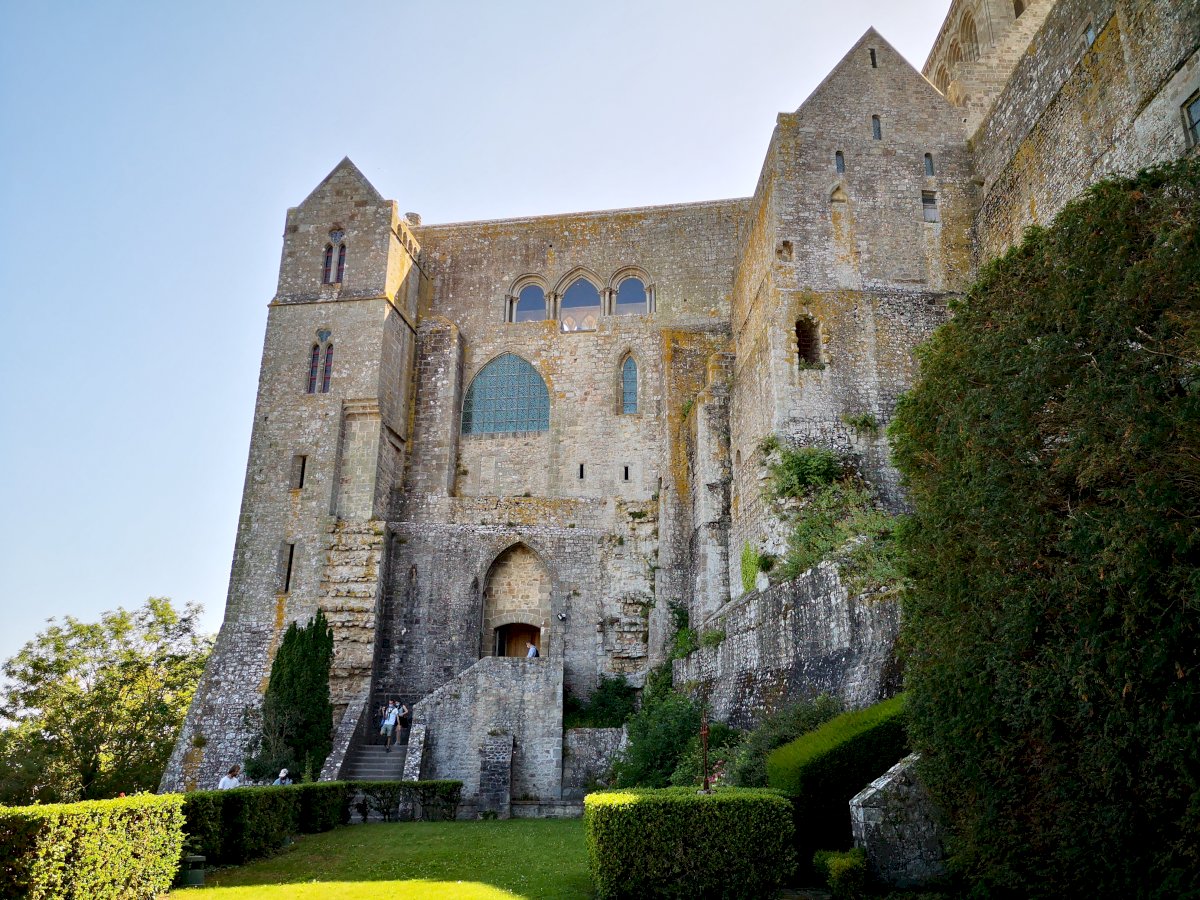 Saint-Malo Private Shore Excursion: Mont Saint Michel Village & Abbey Tour