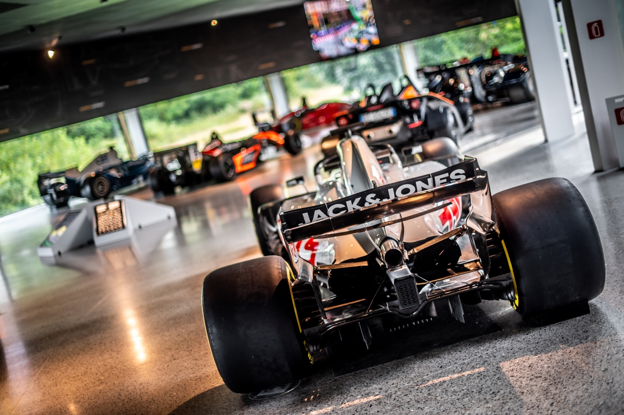 Parma: discover motorsport excellence with a simulator at Dallara Academy - Photo 15