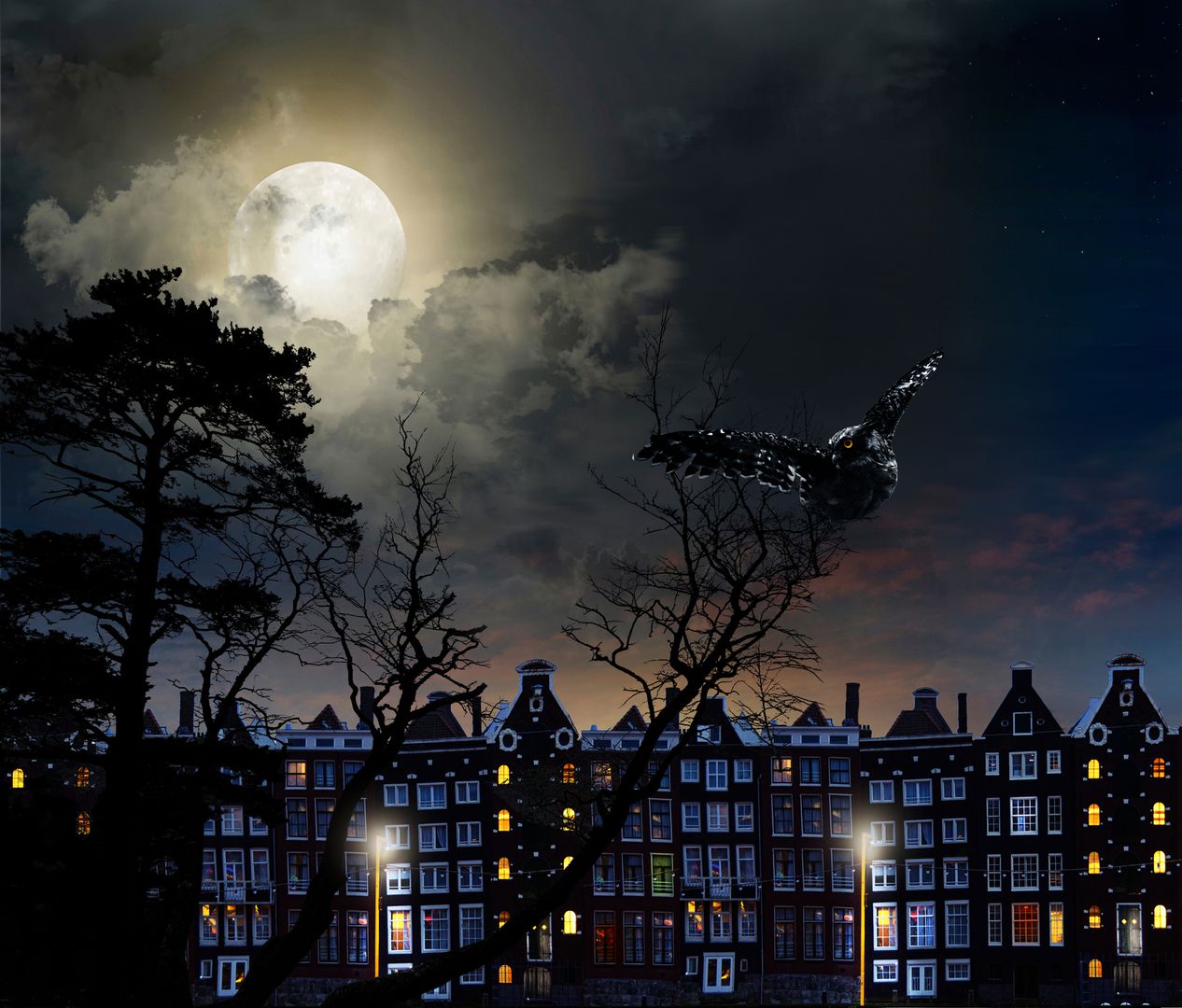 19 Myths of Amsterdam: a Mystical Walking Audio Tour on Mobile App