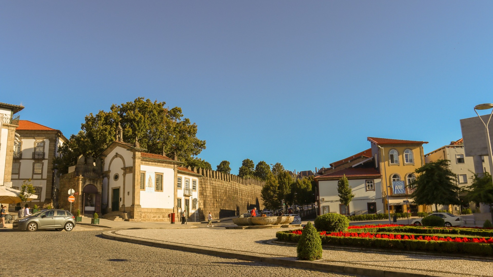 Private Day Tour from Porto: Guimarães, Braga and Bom Jesus - Photo 12