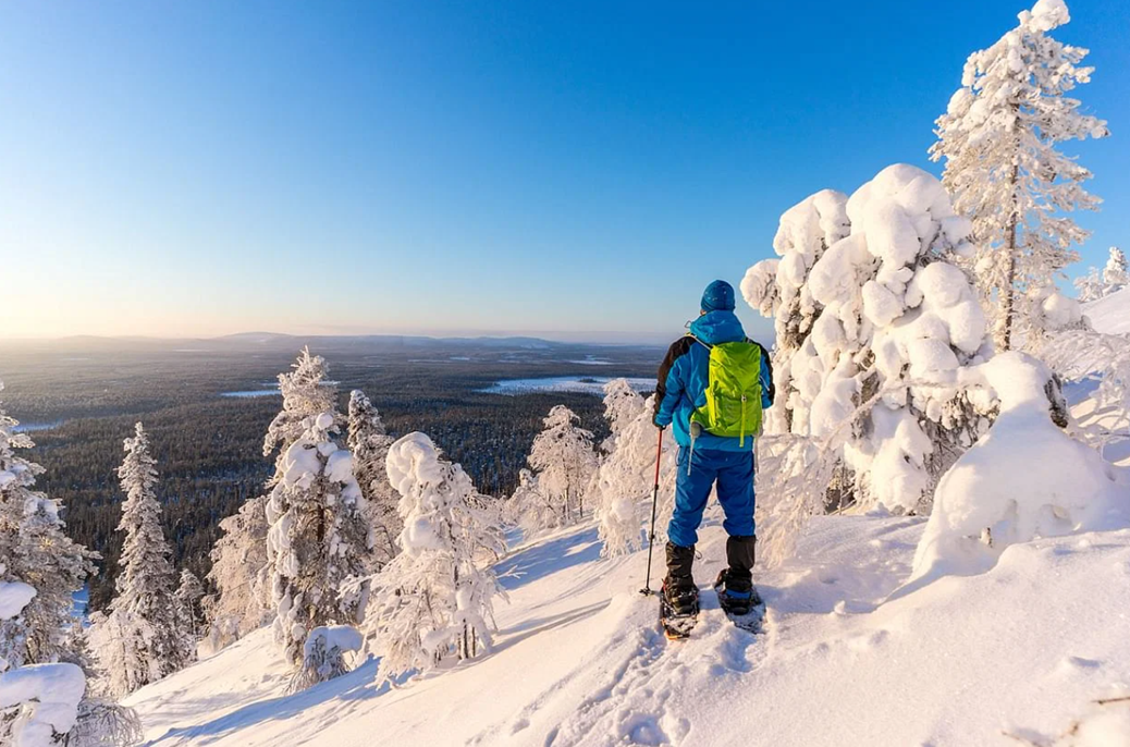 Passeio de Moto de Neve e Raquetes de Neve por Vikaköngäs + Vila do Papai Noel com Recolha em Grupo Reduzido - Acomodações em Rovaniemi