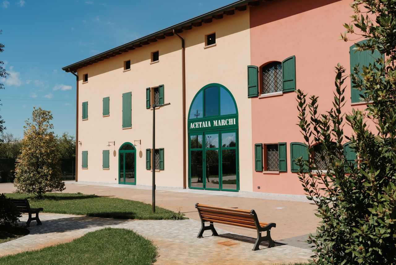 Modena: shared guided tour and tasting of superb Balsamic Vinegar (Italian) - Photo 8