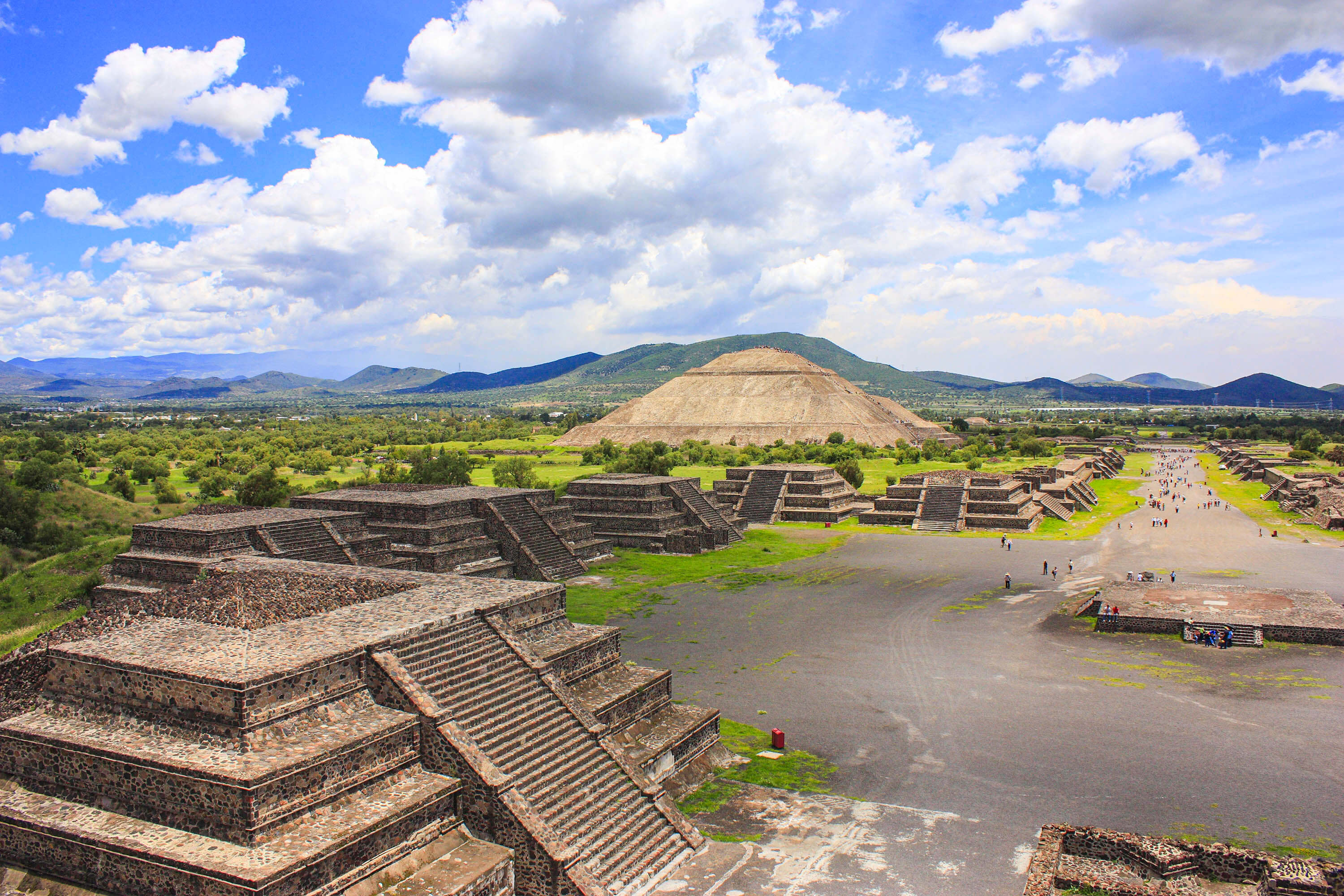 Mexico City: Teotihuacan Pyramids Tour with Audio Guide