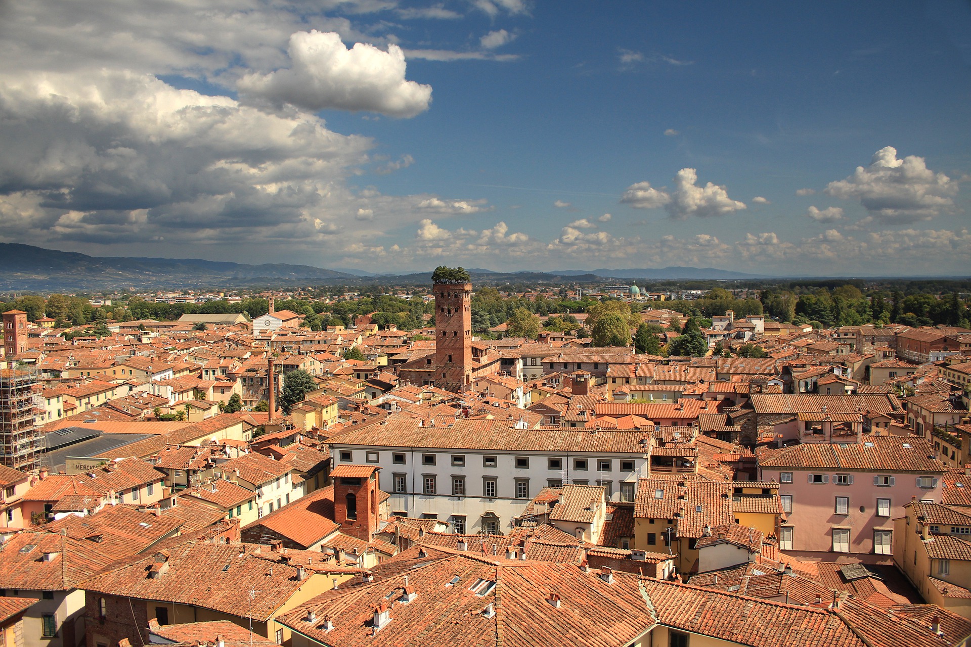Lucca Walking Tour - Photo 4
