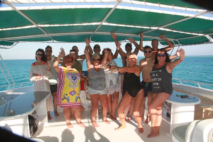 Crucero Paraíso por la Bahía de Orange | Ganztägige Schnorchel- und Wassersporttour ab Hurghada