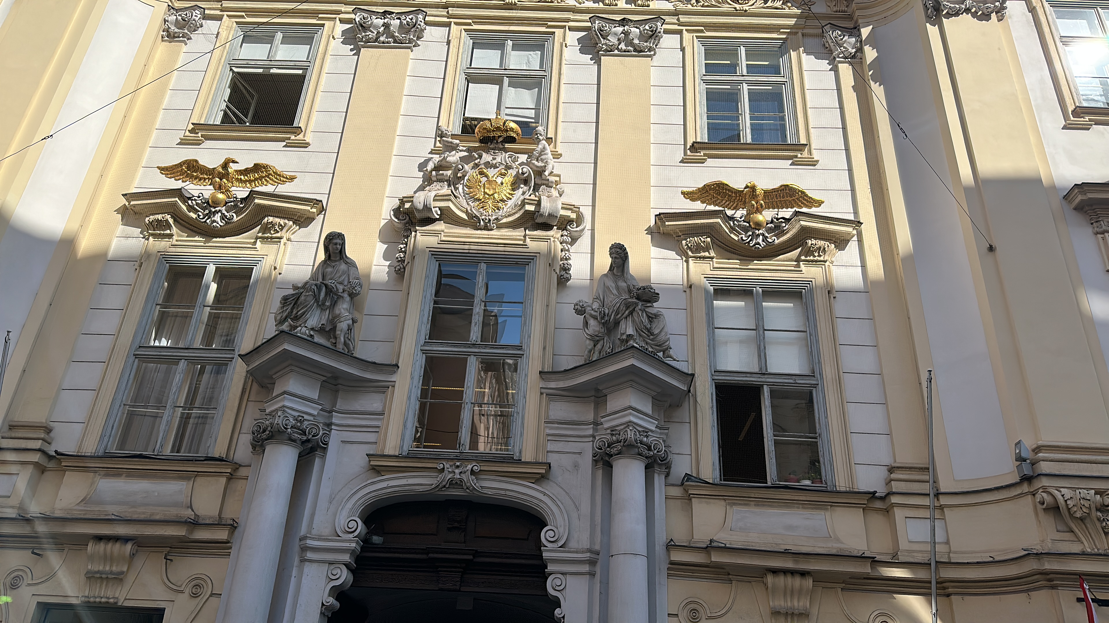 Self-Guided Secrets of Vienna Exploration Game