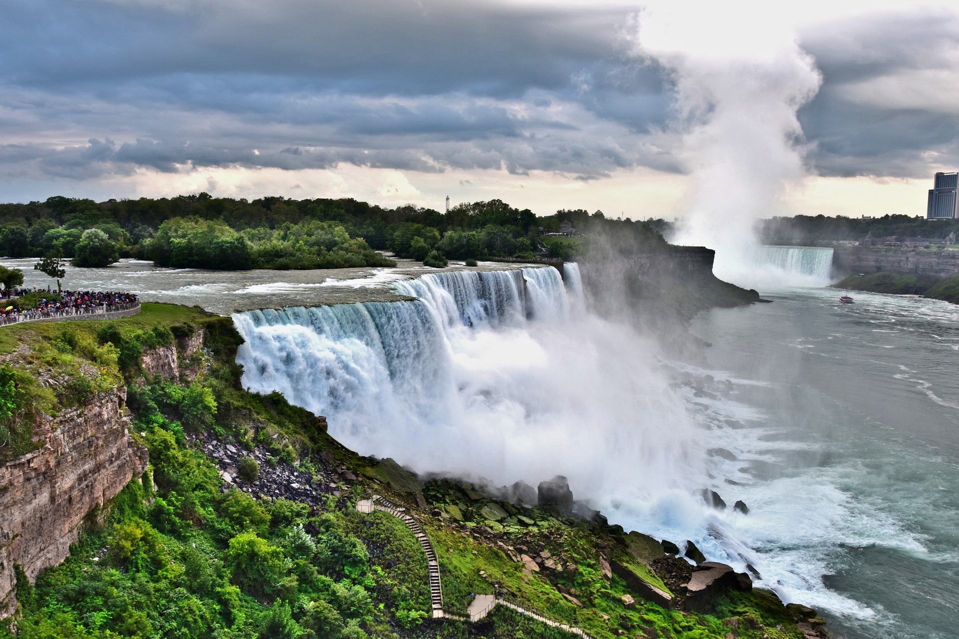 Niagara Falls Day Trip by Air from New York City  