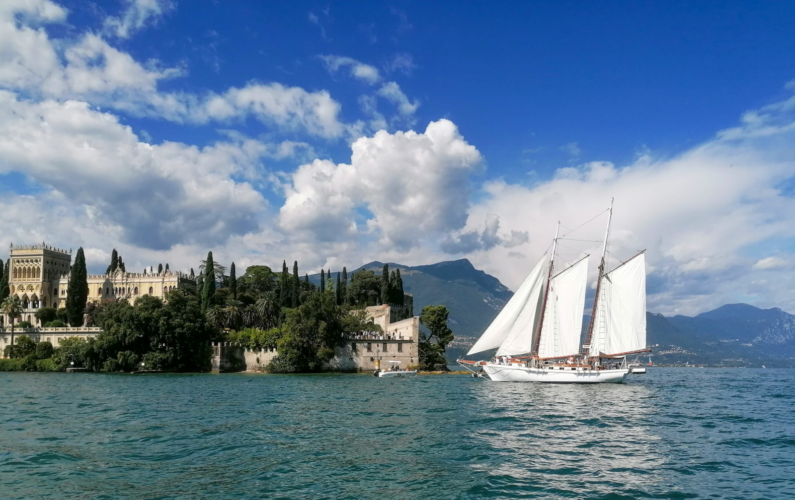 Sunset boat cruise with wine and fish tasting from Garda - Photo 9