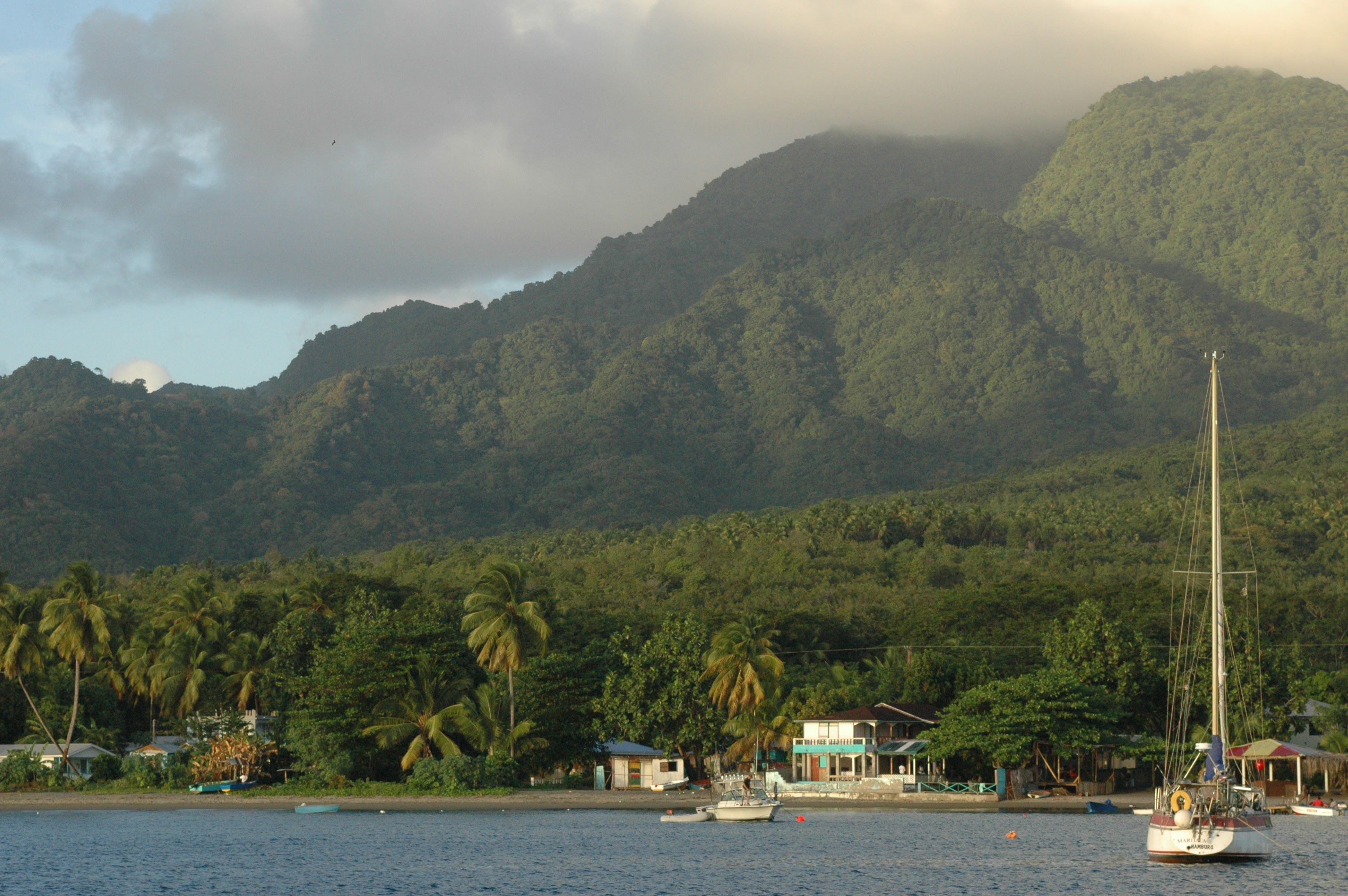 Dirígete hacia el sur a lo largo de los grandes: Guadalupe, Dominica, Martinica