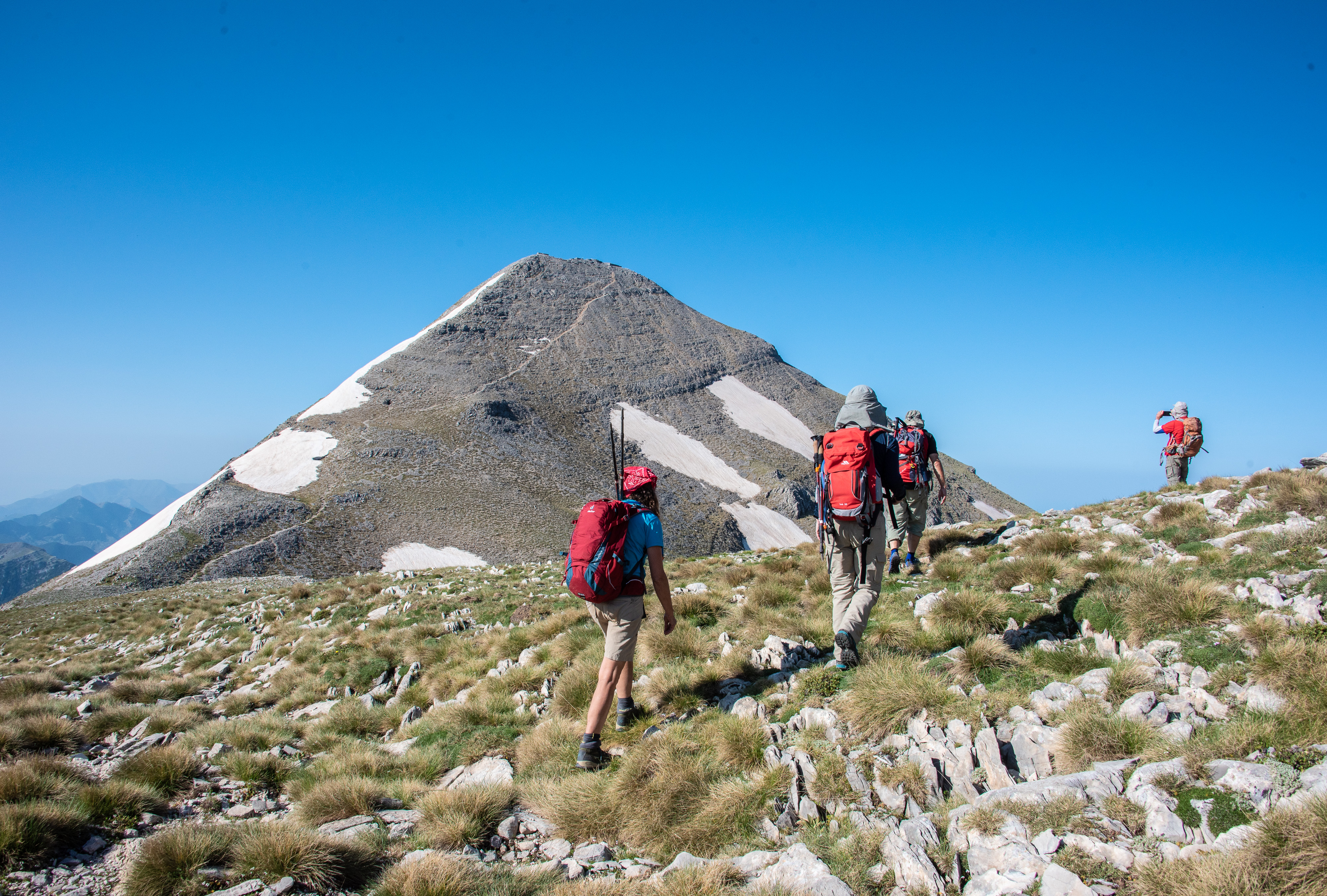 Senderismo por la cumbre del monte Taygetos a 2407 m