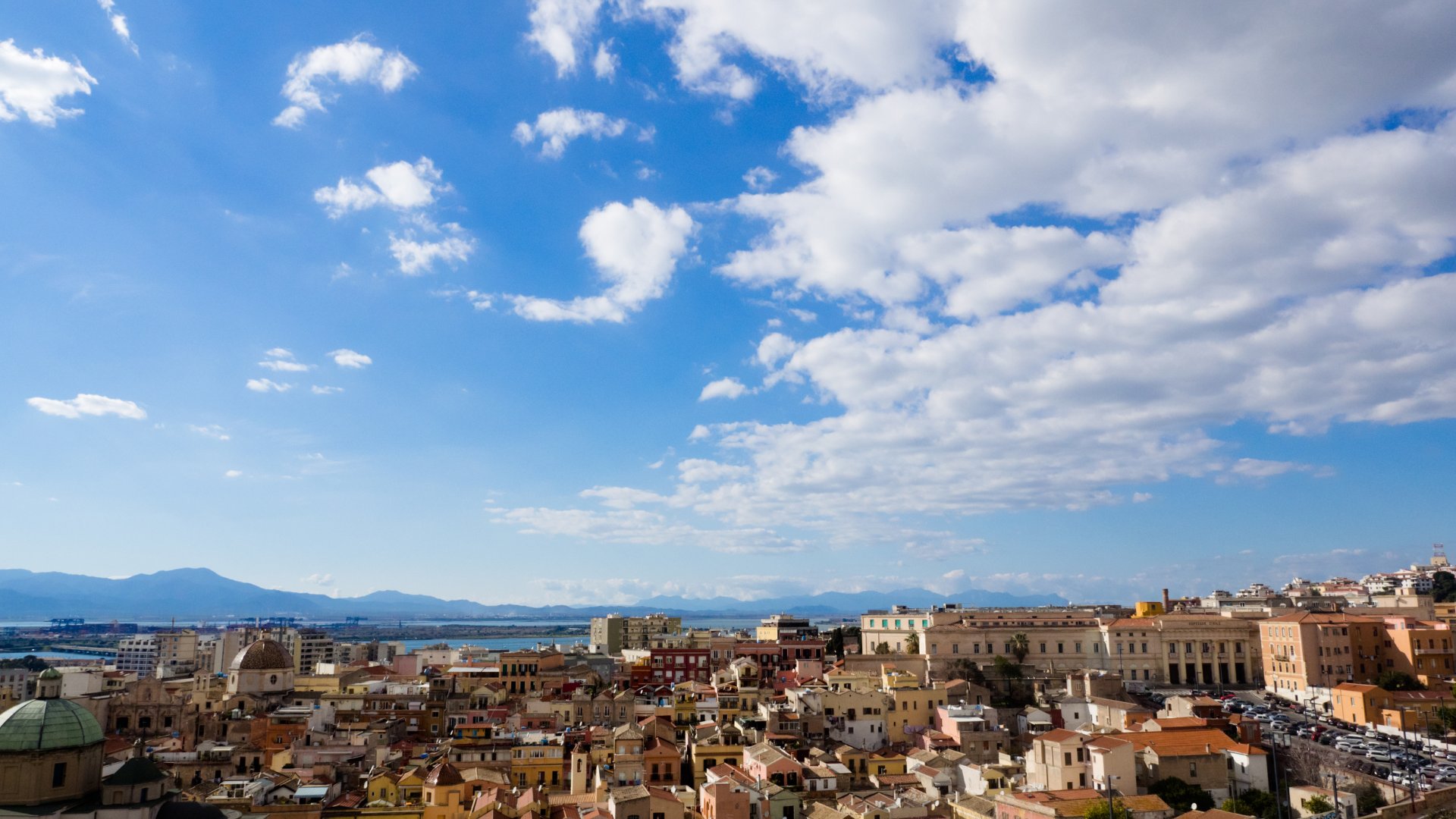 Cagliari: tour of the historic centre and visit to the Archaeological Museum - Photo 2