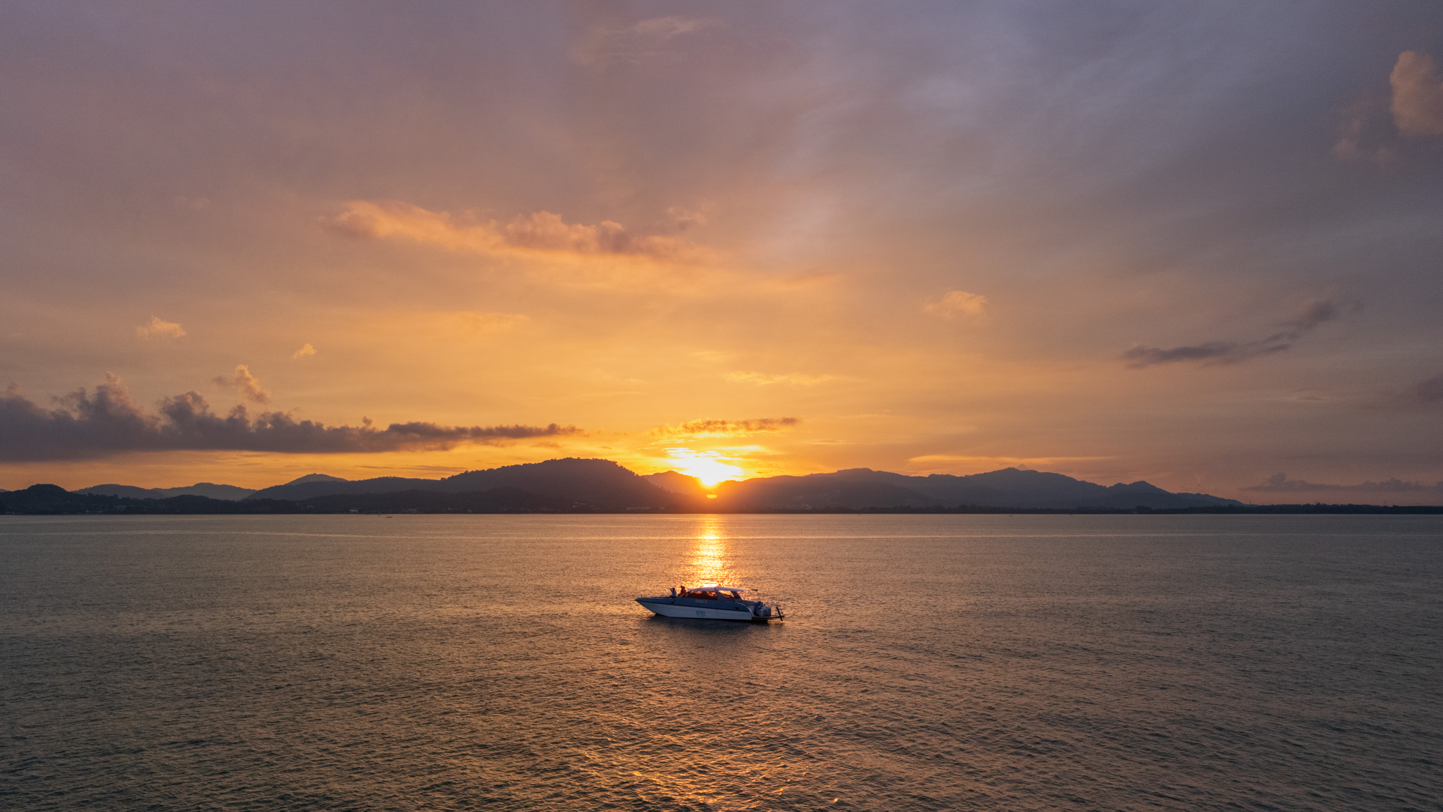 Atardecer en Phi Phi y avistamiento de tiburones - Grupo pequeño